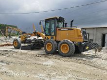 China 180 HP XCMG motor grader GR1803 with product catalog for sale