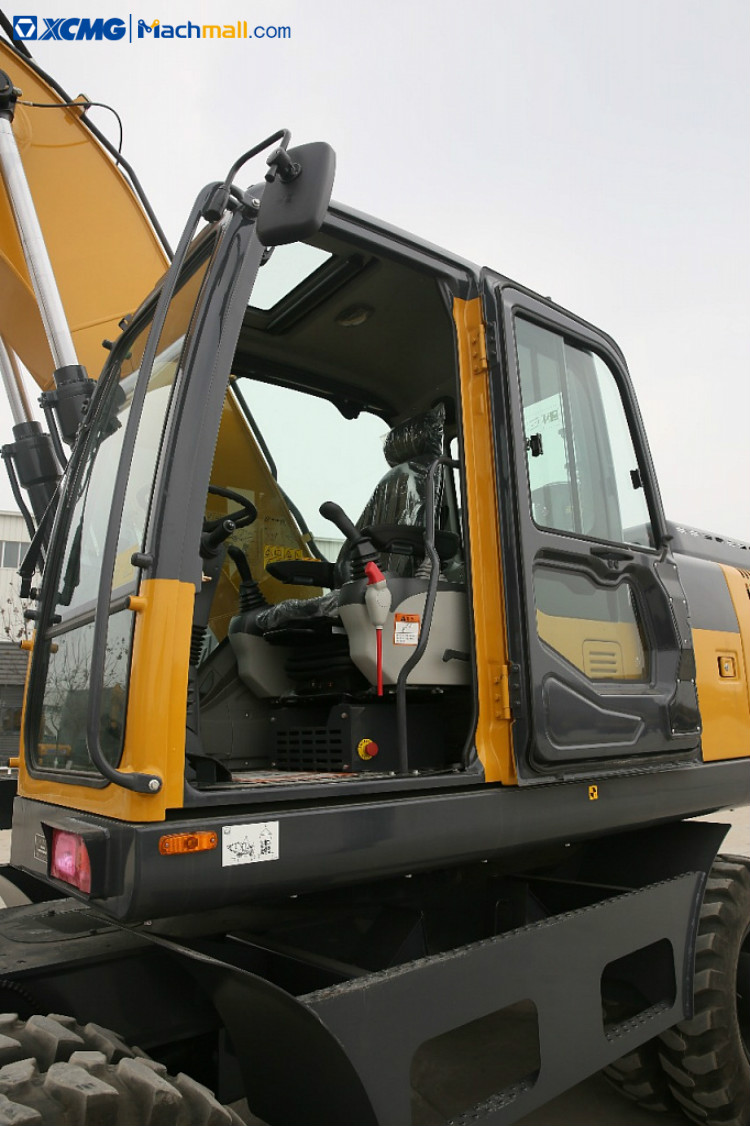 XCMG wheeled excavator 20 ton excavator with tires XE210WB price