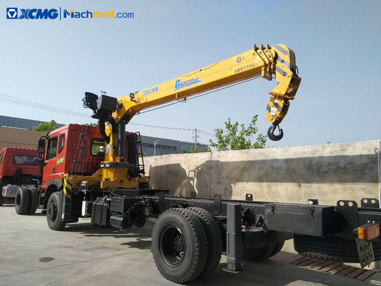 XCMG 10 ton telescopic arm trailer with crane price