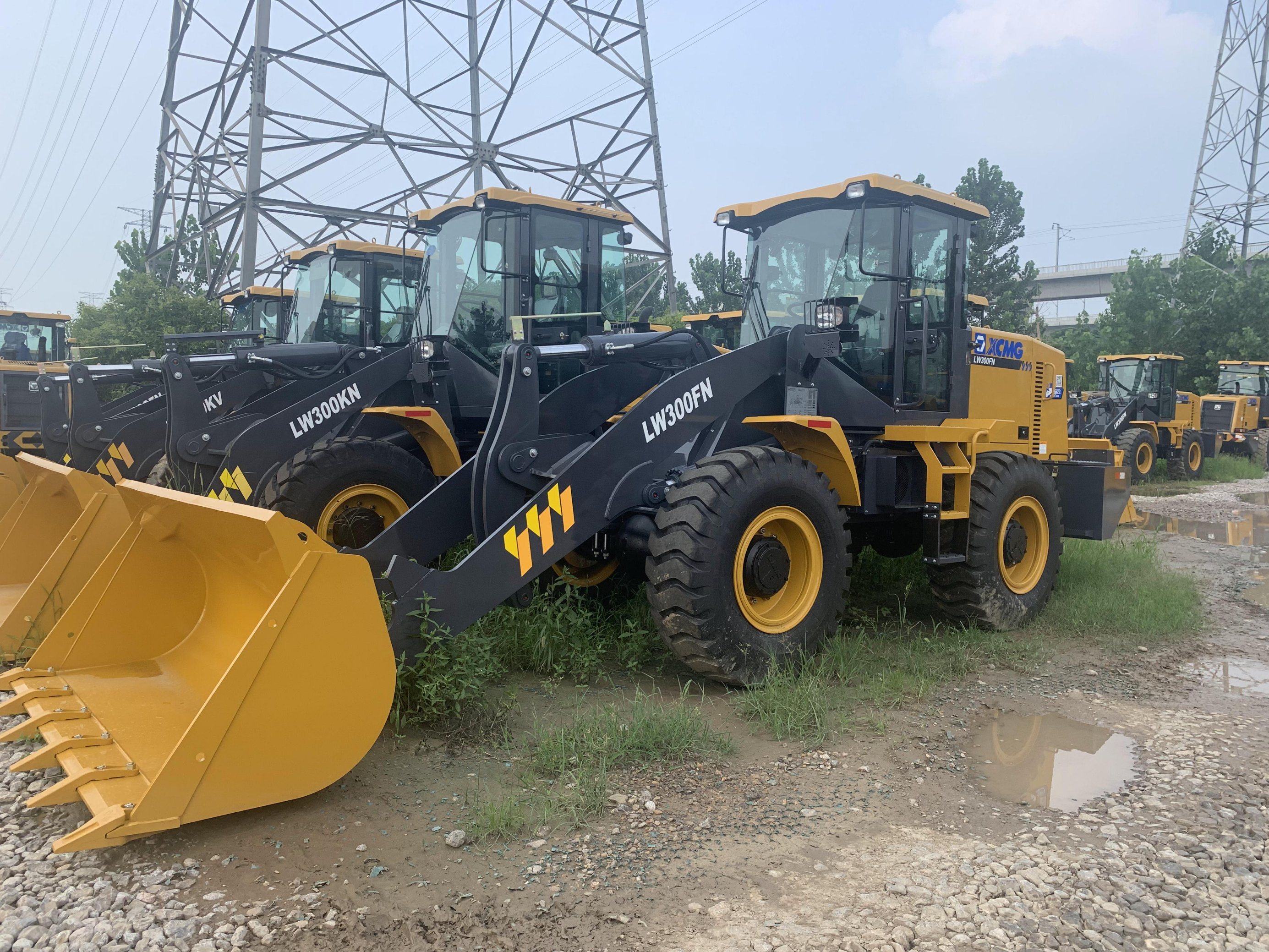 3 ton XCMG wheel loader LW300FN price