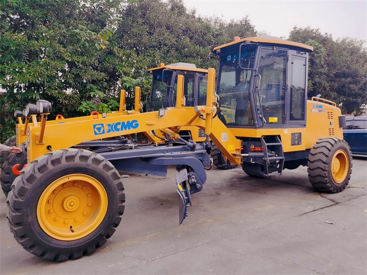 XCMG 100HP GR1003 small road grader for sale