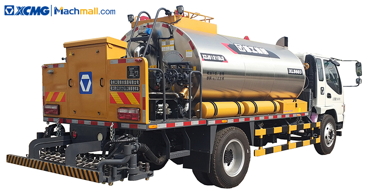 XCMG road maintenance truck XLS603 asphalt distributor 6m sprying width price