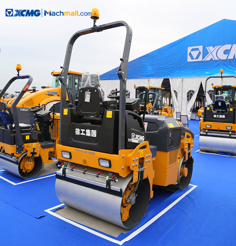 XCMG 3 ton small road roller double drum XMR303 for sale