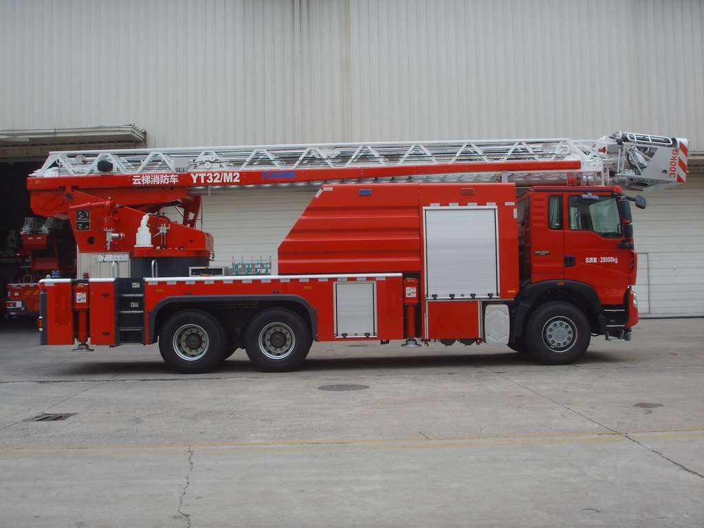 XCMG 32m 6x4 fire truck YT32M2 turntable ladder ladder with howo chassis price