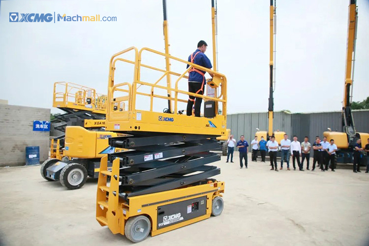 XCMG official 18m mobile rough terrain hydraulic scissor lift platform XG1823RT price for sale