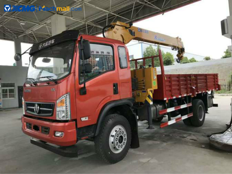 XCMG 8 tons 6 wheels dump truck with crane for sale