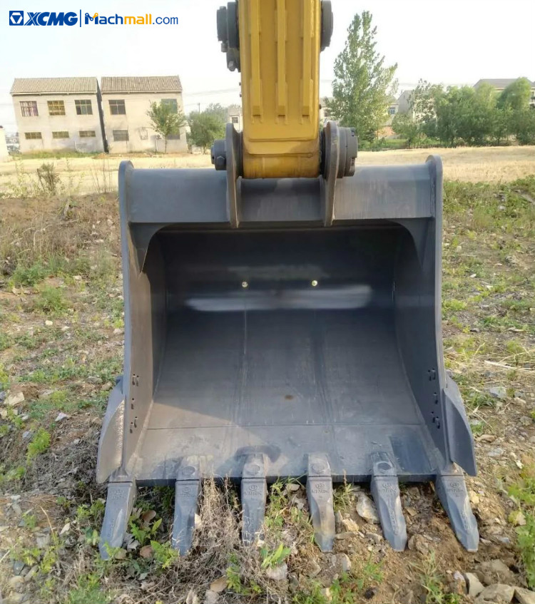 XCMG 22 ton hydraulic excavator machine with excavator accessories price