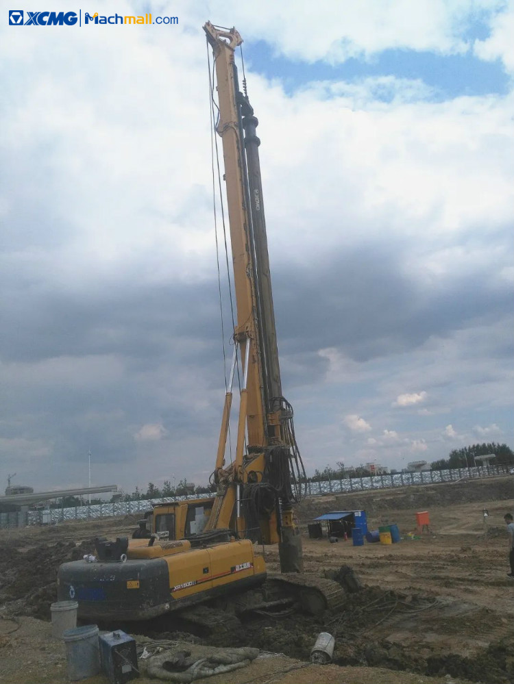 XCMG XR150DIII foundation drilling equipment 160kN 56m rotary drilling rig for sale