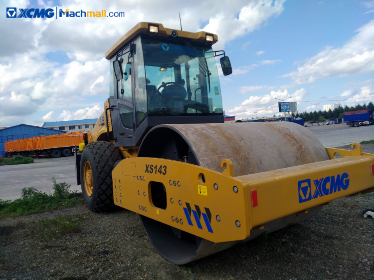 14 ton XCMG vibratory road roller XS143 for sale