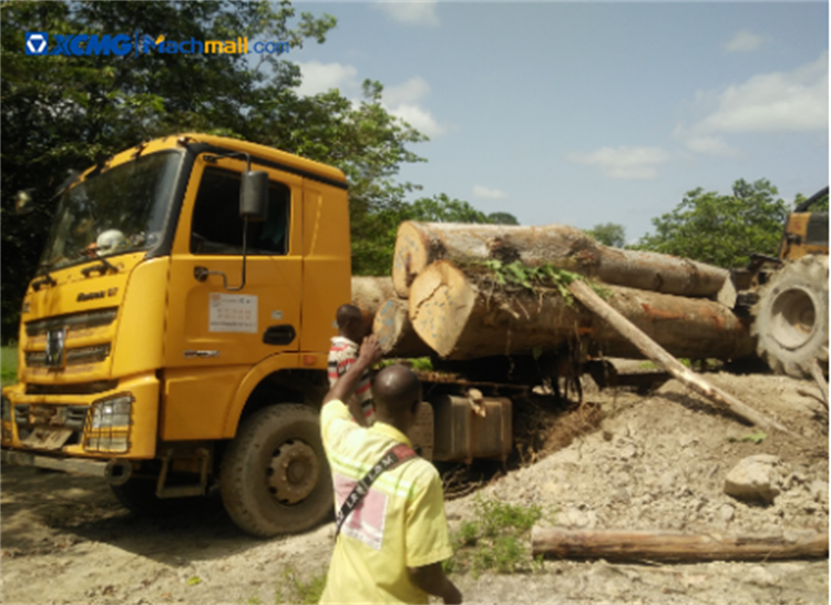 XCMG Forestry Machinery 420hp 6*4 Timber Log Truck Trailer for sale