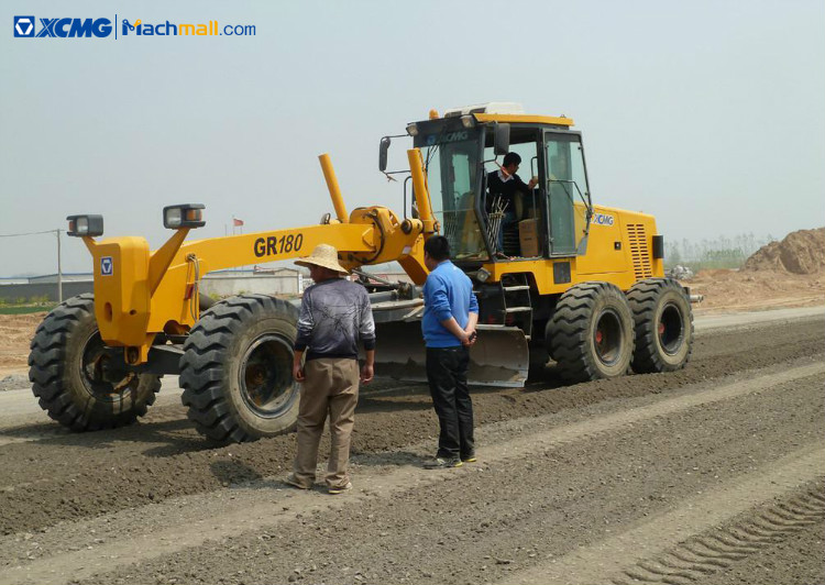 XCMG 180hp asphalt soil motor graders for road Construction GR180 for sale