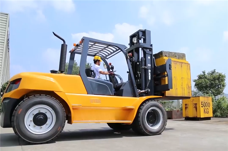 XCMG Diesel Forklift 7 Ton FD70T Chinese Fork Lift Truck With Cummins Lsuzu Engine Price