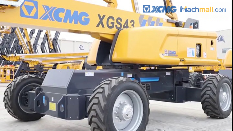 XCMG official XGS43 43m straight arm high quality telescopic towable boom lift for sale