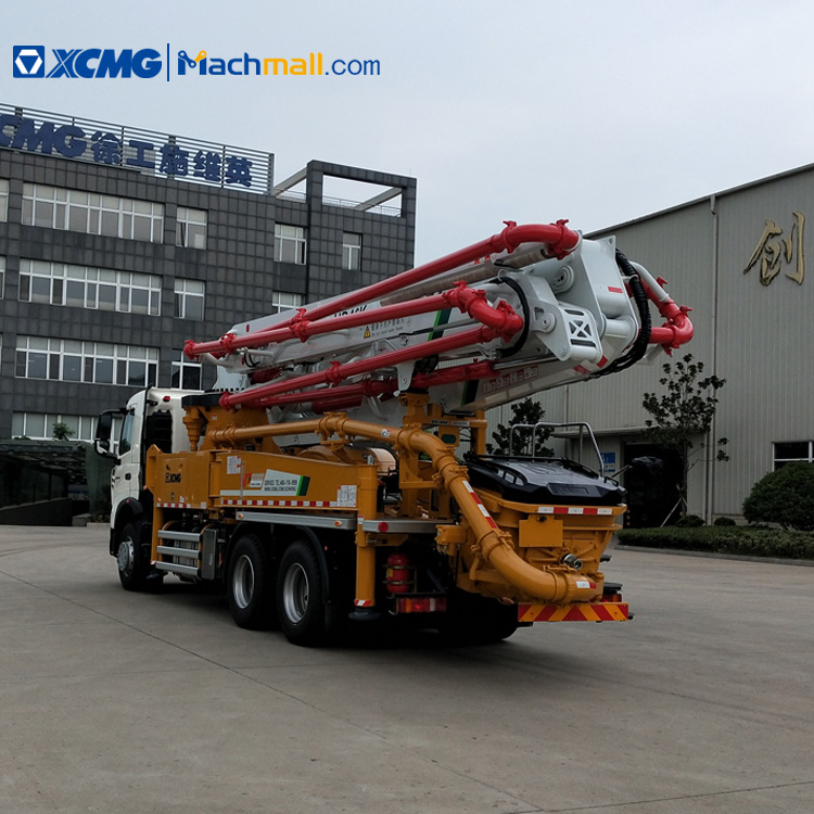 XCMG 39m small HOWO concrete pump trucks HB39K price