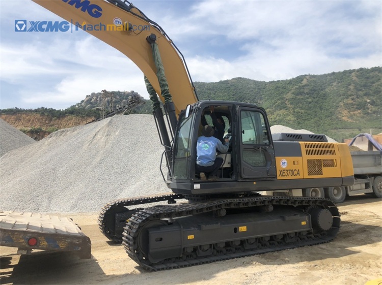 XCMG Manufacturer 40 tons Excavator Machine XE370CA for sale