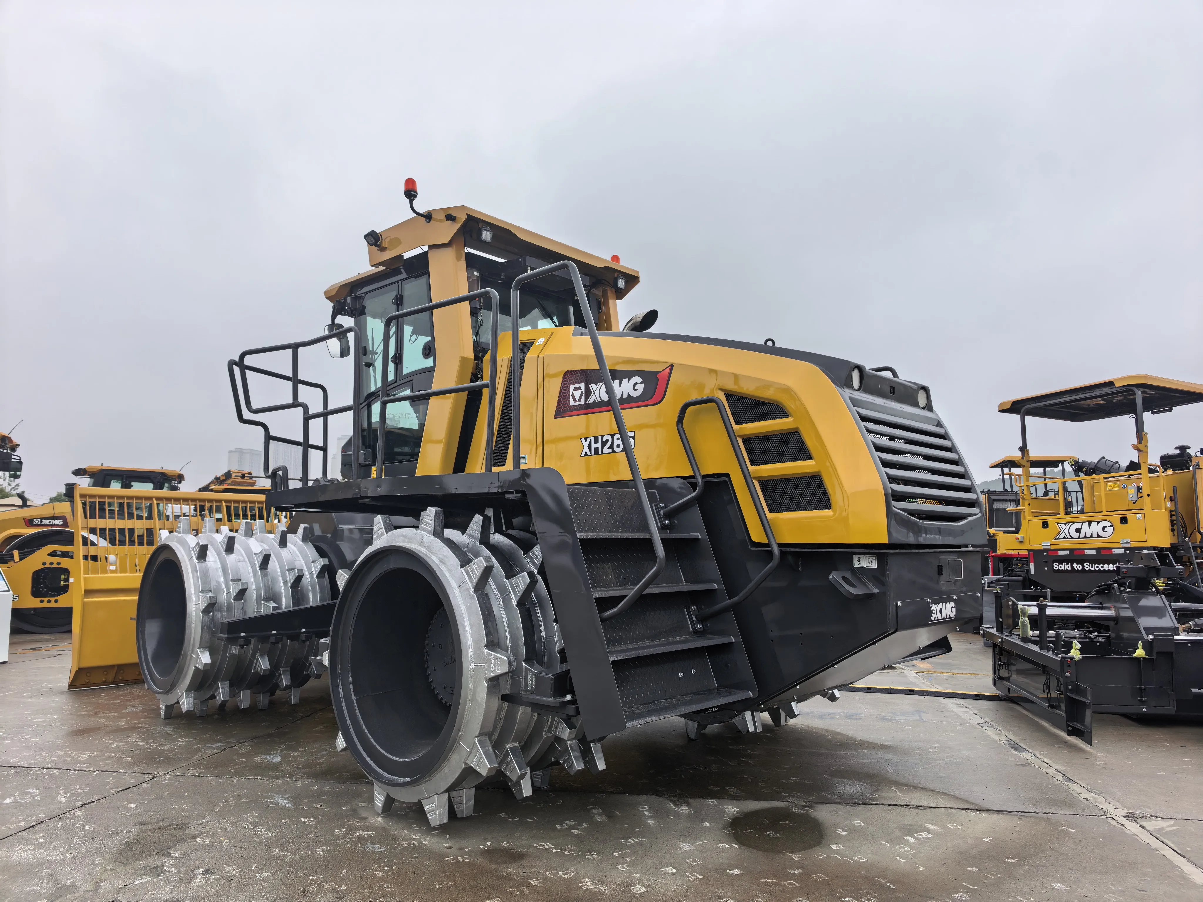 XCMG Official 28 Ton XH285 Road Roller for High Efficiency