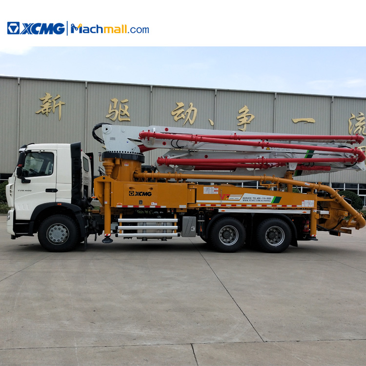 XCMG 39m small HOWO concrete pump trucks HB39K price