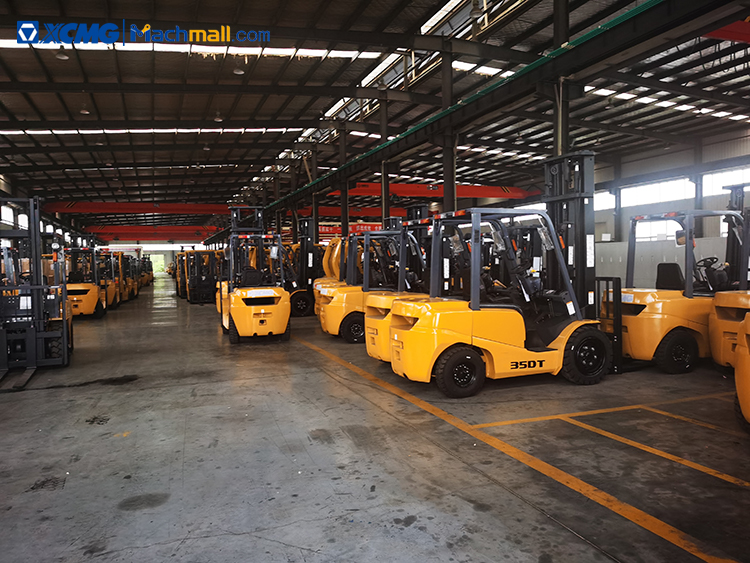 XCMG new 3.5 ton diesel forklift XCB-D35 with 2075mm mast height price