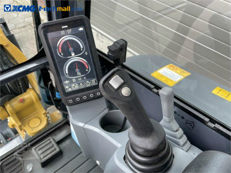 Chinese 2 ton mini excavator digger XE27E with CE for farm price