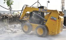 XCMG Official Multifunctional XC760K 1 ton Mini SkidSteer Loader With Attachments