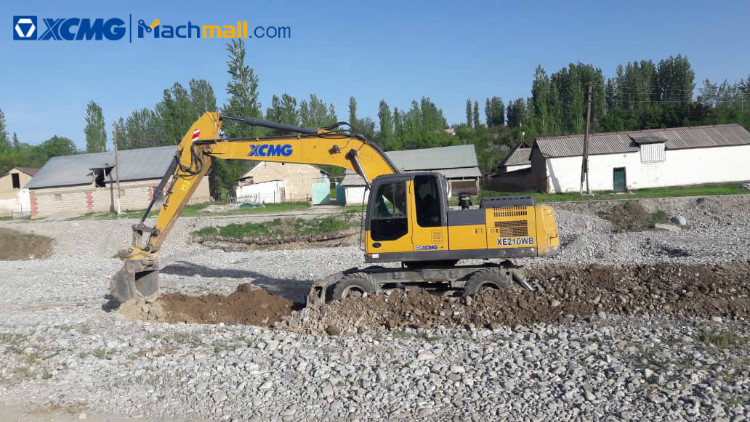 XCMG wheeled excavator 20 ton excavator with tires XE210WB price