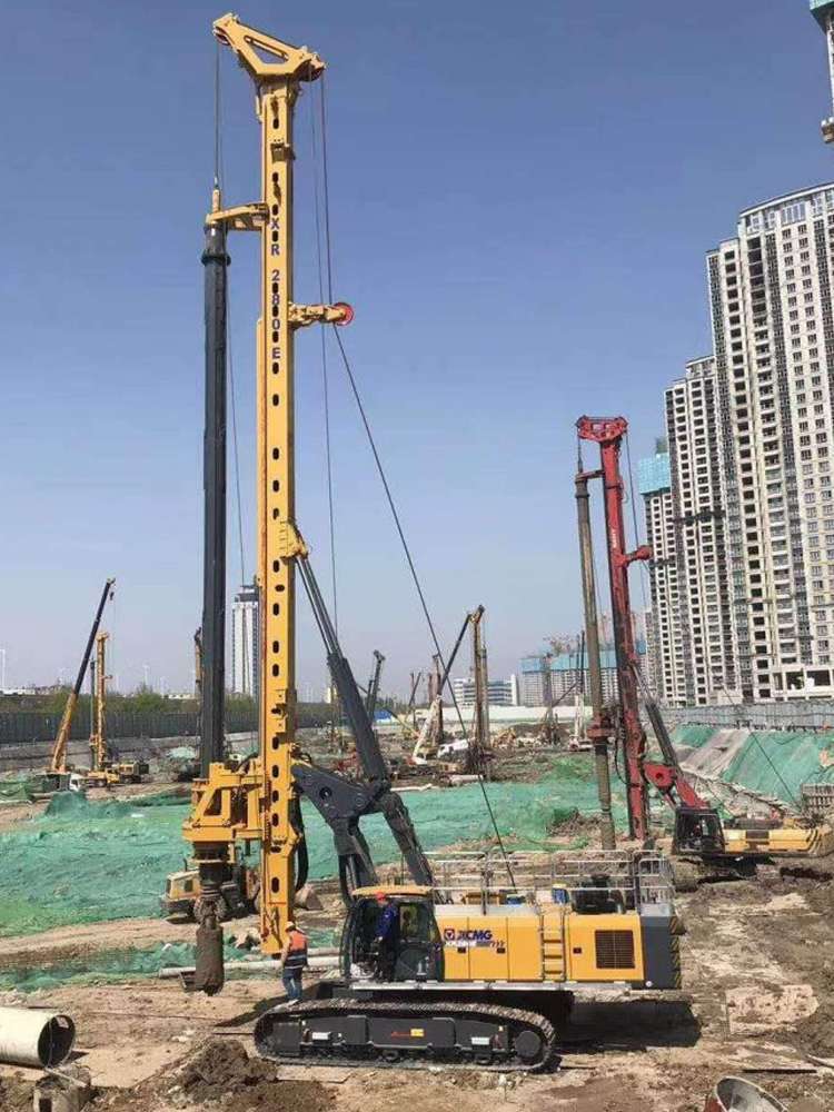 XCMG bored pile rig machine 55m 150kn rotary drill rig XR150DII price