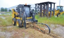 XCMG Official Multifunctional XC760K 1 ton Mini SkidSteer Loader With Attachments