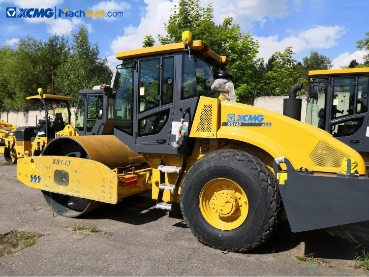 14 ton XCMG vibratory road roller XS143 for sale