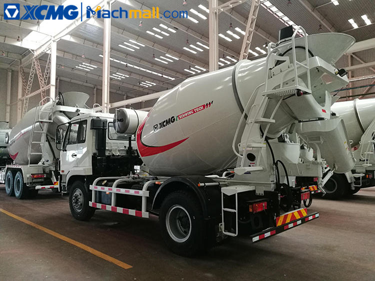 China XCMG 4 cubic meters concrete mixer truck with HOWO chassis G04K for sale