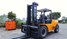 XCMG China 10 ton diesel forklift FD100T price