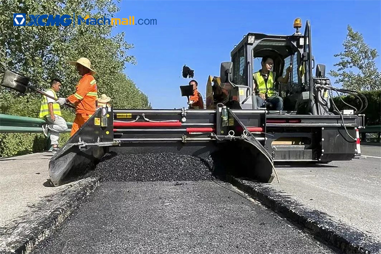 XCMG Skid Steer Loader for Asphalt Concrete Road Paving and Milling