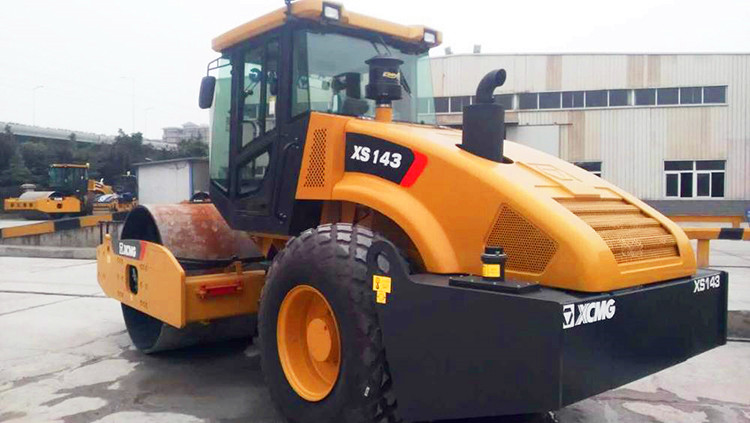 XCMG original manufacturer XS143 14ton roller compactor for sale