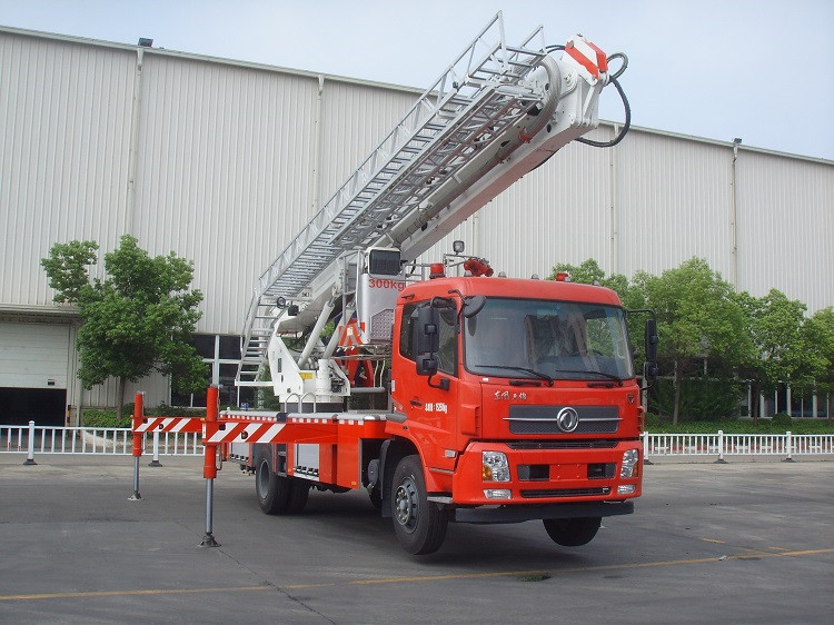 XCMG 4x2 fire rescue truck DG22C2 small mini 22m aerial platform fire truck price for sale