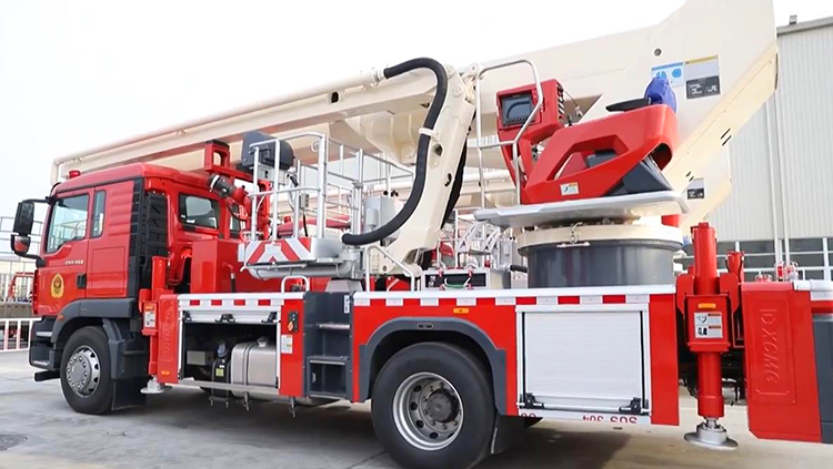 XCMG aerial platform fire truck DG32K3 China 32m fire fighting truck for sale