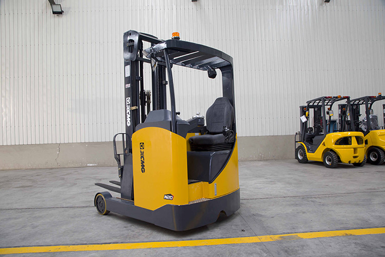 XCMG Electric Forklift Stacker 2 Ton Self Loader Stacker With 3 Stage 6m Mast FBRS18-AZ1 For Sale