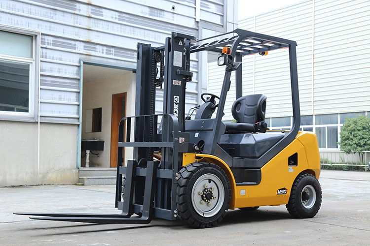 XCMG 3.5 T Diesel Forklift Truck China Small Forklifts FD35T With Attachment For Sale