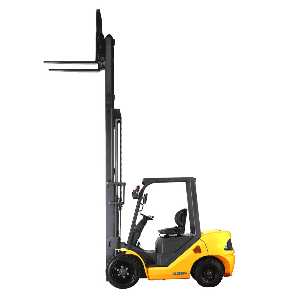 Chinese XCMG 3.5T Diesel Forklift FD35T Diesel Engine with CLAMPS for sale