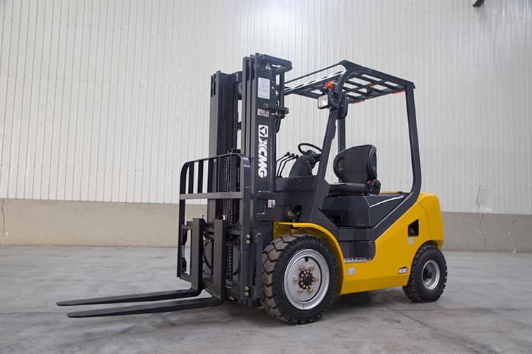 XCMG 3.5 T Diesel Forklift Truck China Small Forklifts FD35T With Attachment For Sale