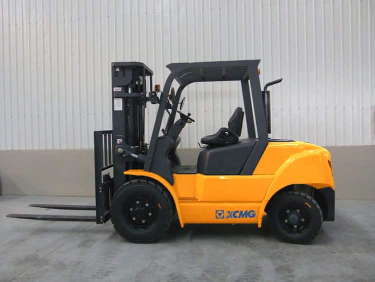 XCMG 4.5 Ton Diesel Forklift Truck China Fork Lift Trucks Machine FD45T With Perkins Engine Price