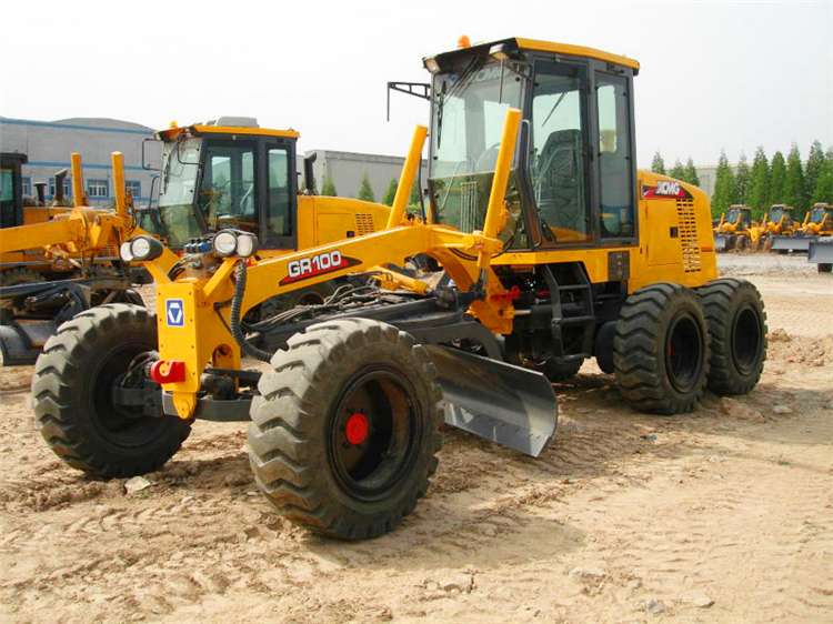 XCMG GR100 7 ton small motor grader with Cummins engine for sale