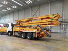 XCMG Official concrete machinery 37m diesel concrete pump truck with spare parts HB37K for sale