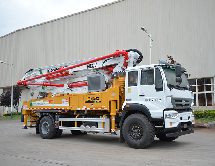 XCMG Schwing concrete pump truck HB37V China new 37m concrete truck with Sitrak chassis price