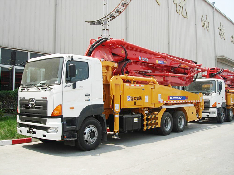 XCMG Official good performance 43m concrete pump HB43K truck mounted concrete mixer pump price