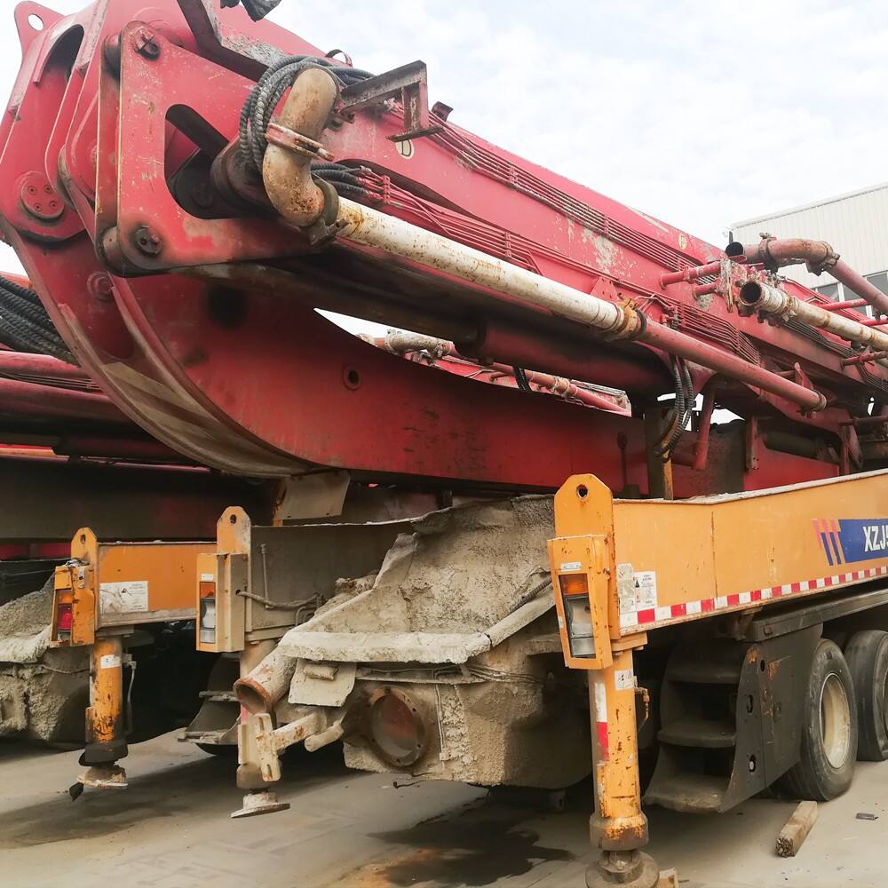 XCMG Used HB52A-I Truck-Mounted Concreted Boom Pumps for sale