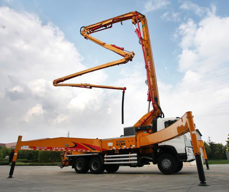 XCMG Official 62m concrete pump car HB62K Chinese new concrete mixer pump truck with good price