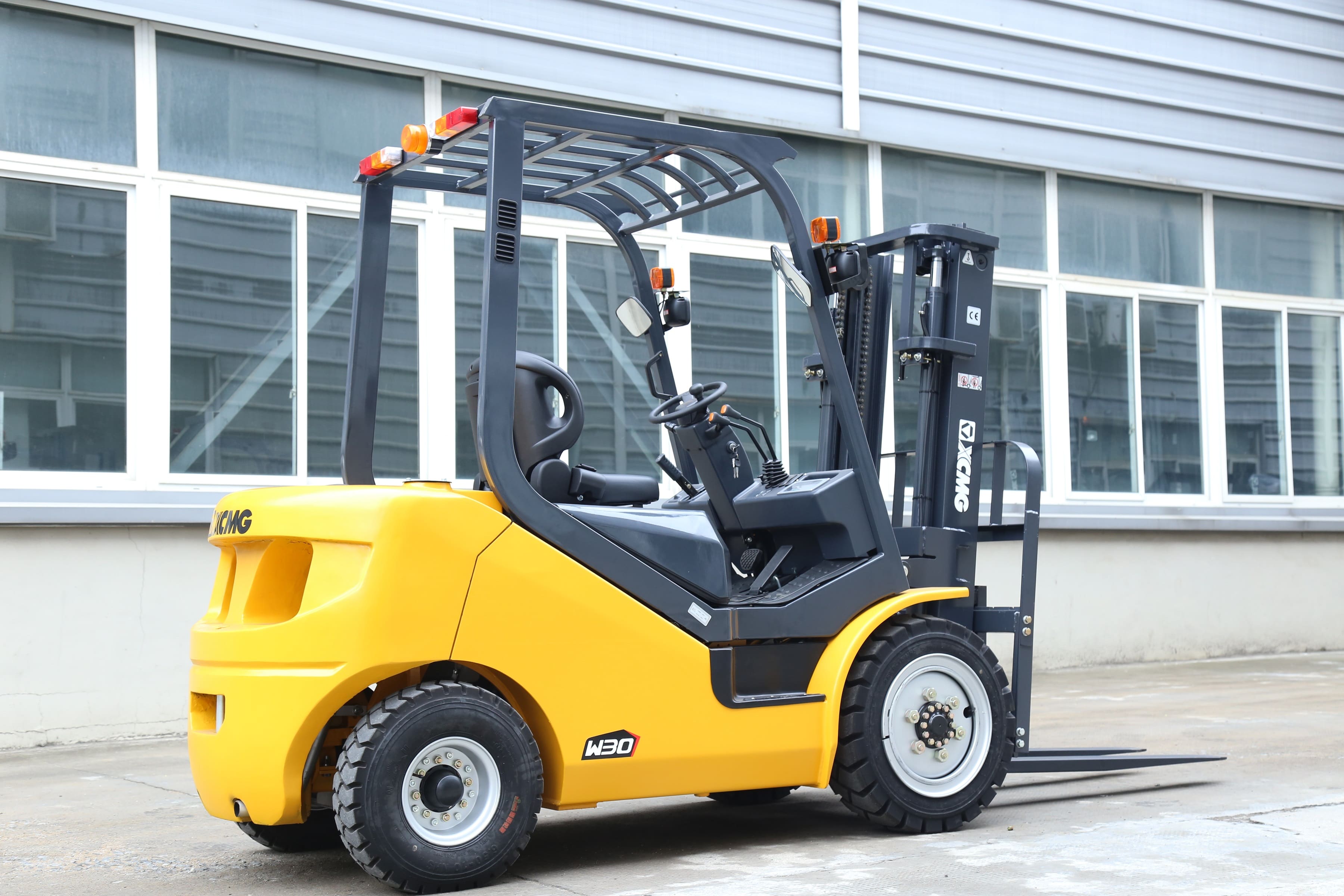 XCMG Official 2.5T LPG Cushion Tire Forklift for sale