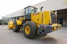 XCMG Official 7 Ton Wheel Loader Tractor Front Loader LW700KN China Loader Wholesale Price