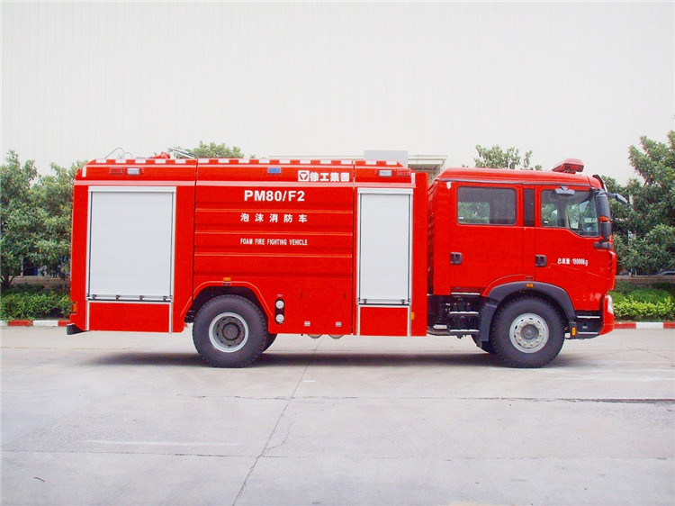 XCMG 4x2 8 ton foam fire truck PM80F2 China mobile tank fire fighting truck with HOWO chassis price