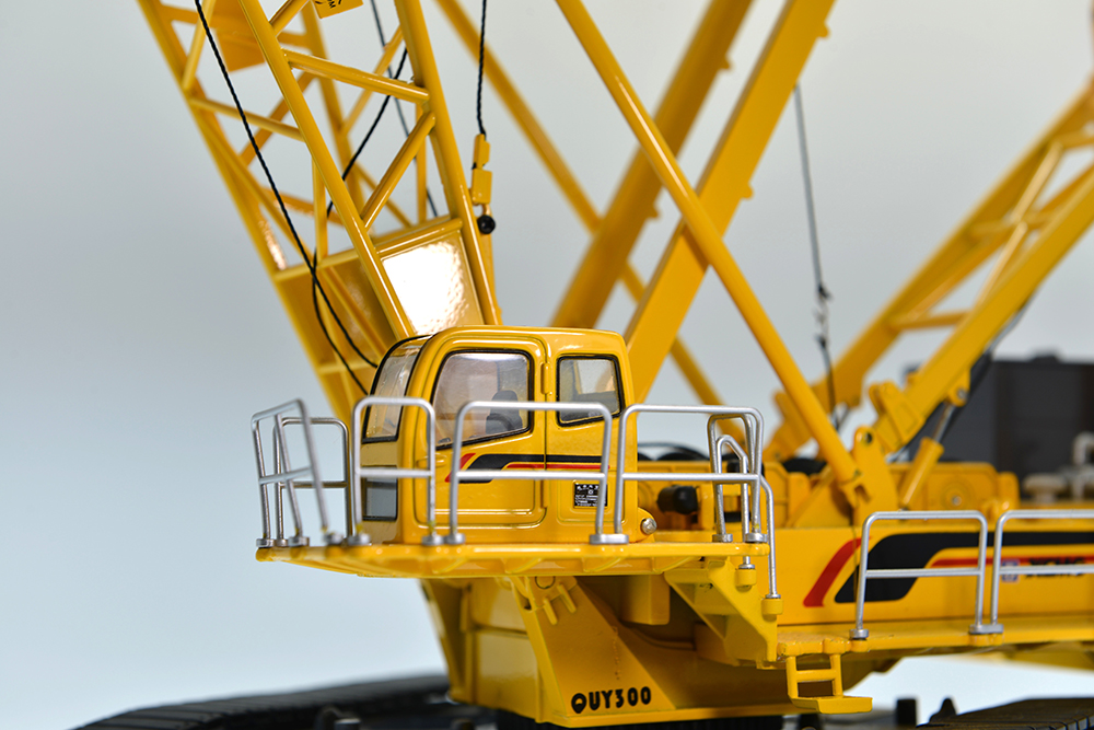 XCMG Crawler Crane QUY300 Model (1:50)