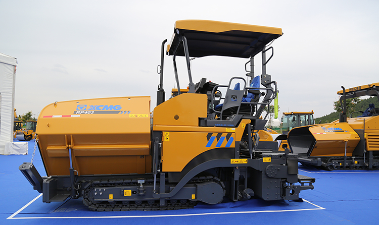 XCMG road machinery 4m mini asphalt paver machine RP403 price